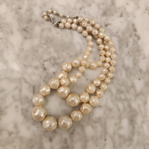 VTG Chunky Pearl Tone Double Strand Necklace Graduated Beads Hand Strung Japan - Picture 2 of 10